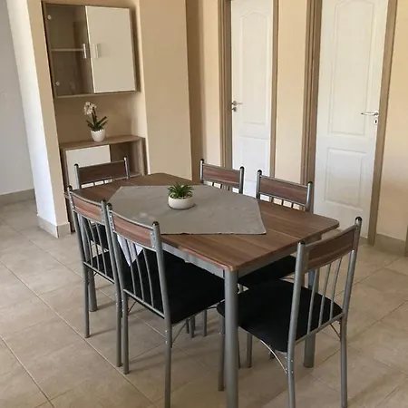 Anonymous Apartman Apartament Balatonlelle