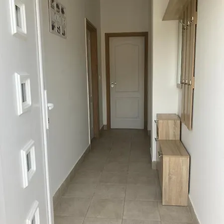 Anonymous Apartman